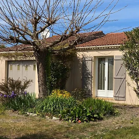 Maison Tranquille Avec Jardin Et Wifi, 3 - Fr-1-336-116 Dom wakacyjny Avrillé