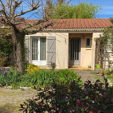 Casa de Férias Maison Tranquille Avec Jardin Et Wifi, 3 - Fr-1-336-116